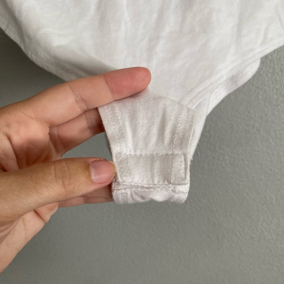 Women’s Bodysuit Size Small White Pink ‘Out of Office’ Snap Button Casual Cute - Picture 4 of 7